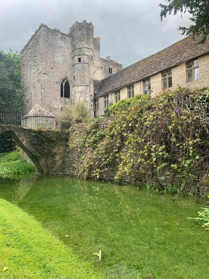 No 24 Beverston Castle Villa Tetbury Exterior photo